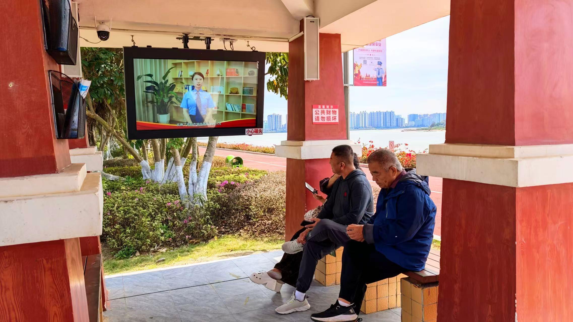 防城港3.5公里法治文化長(zhǎng)廊成為普法新陣地