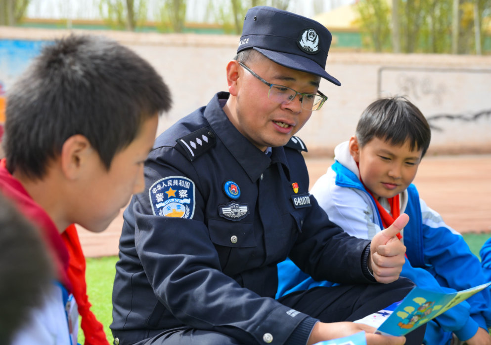 新疆克州：法治護航青春 安全伴我成長